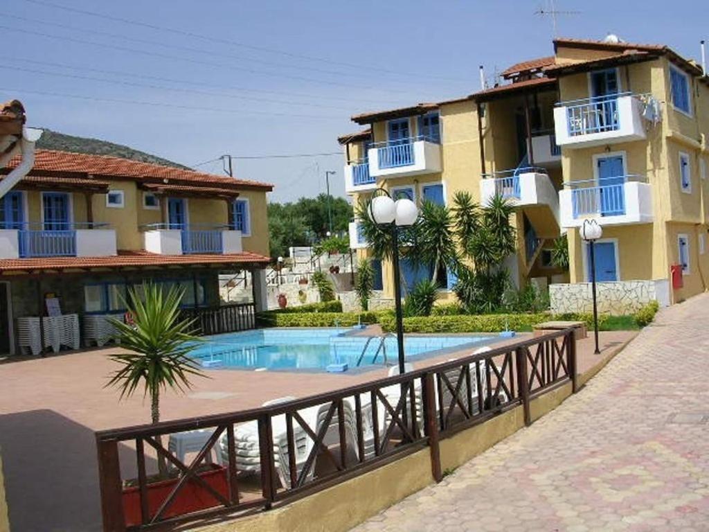 Mareva Hotel Apartments Херсонисос Екстериор снимка